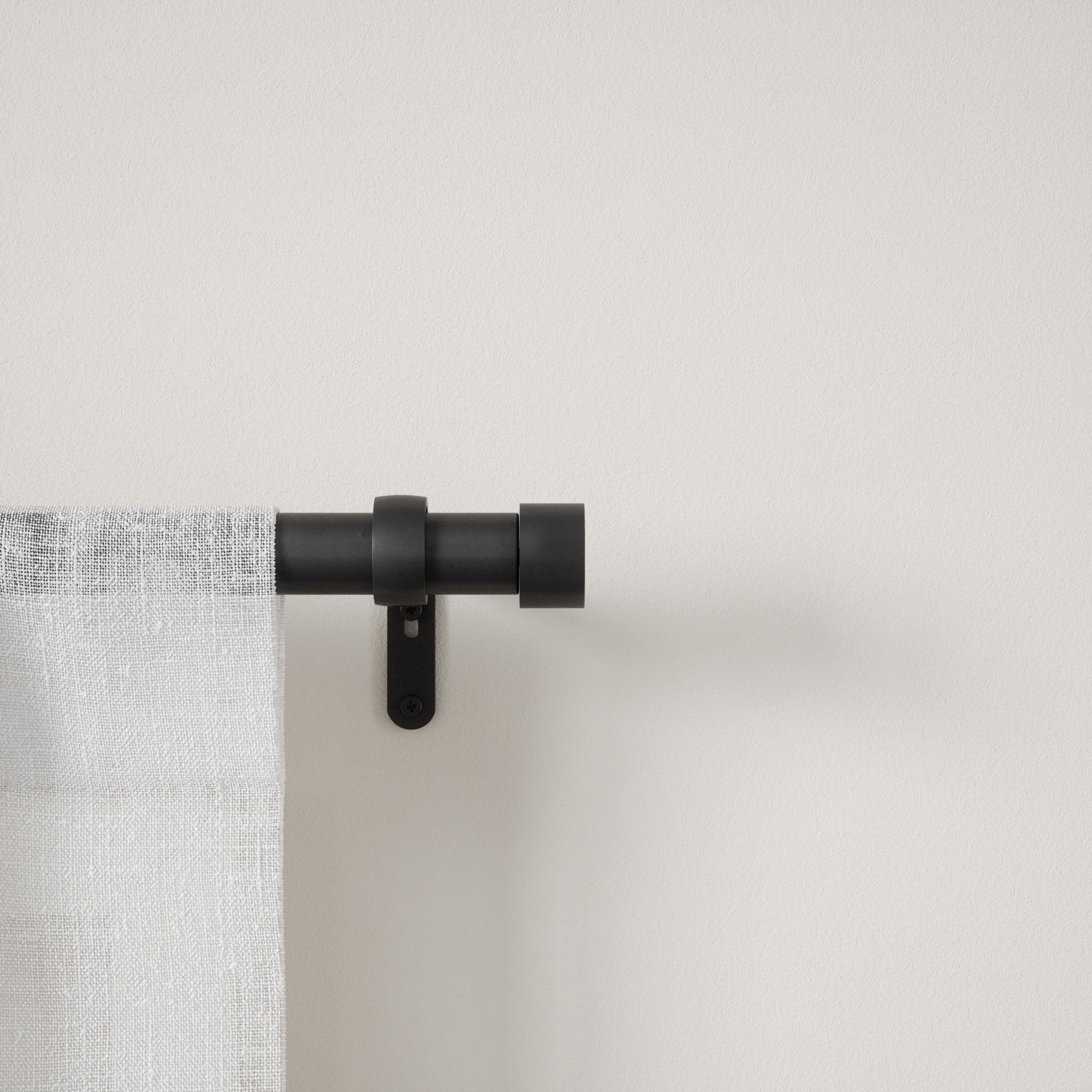 Umbra cappa deals curtain rod