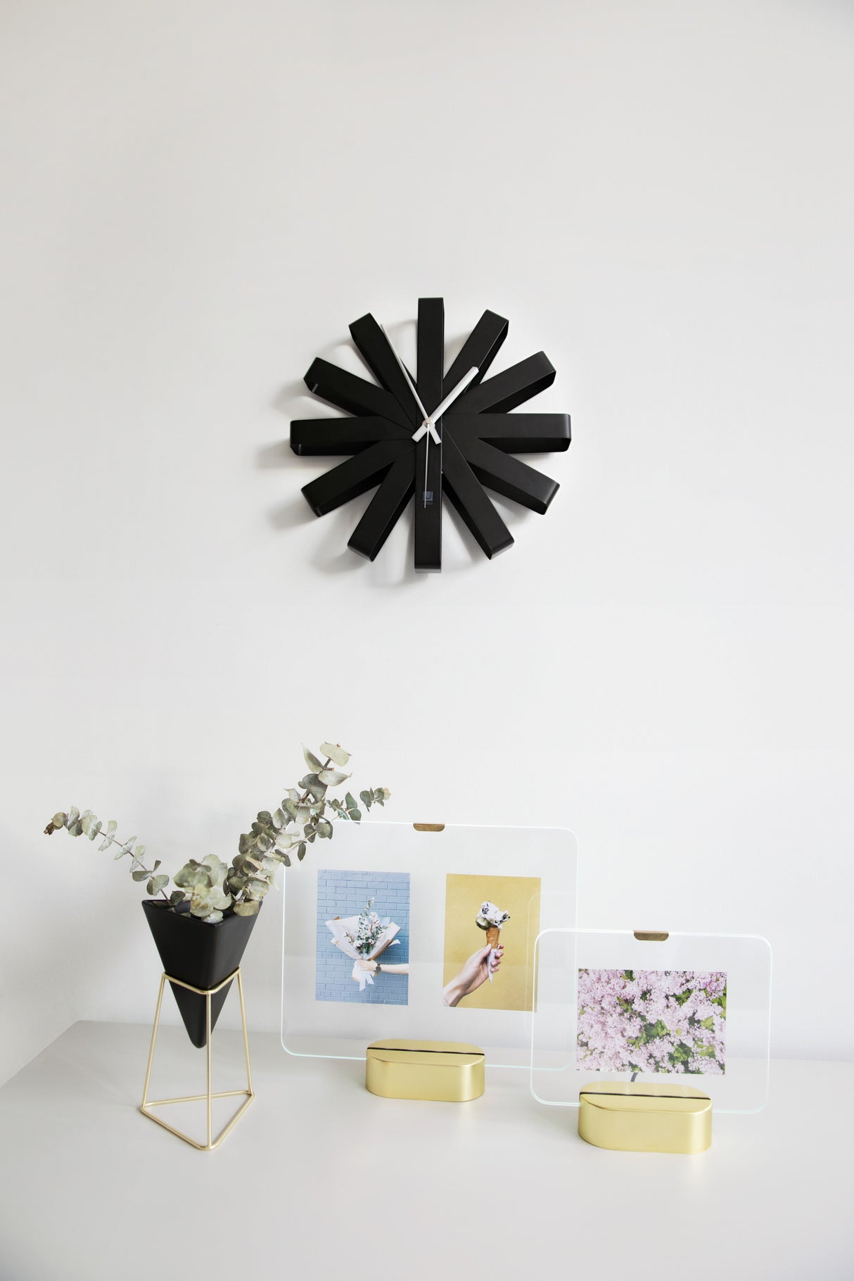 Umbra Ribbon Modern Wall Clock, Silent Non Ticking Battery Operated Quartz  Movement, Black