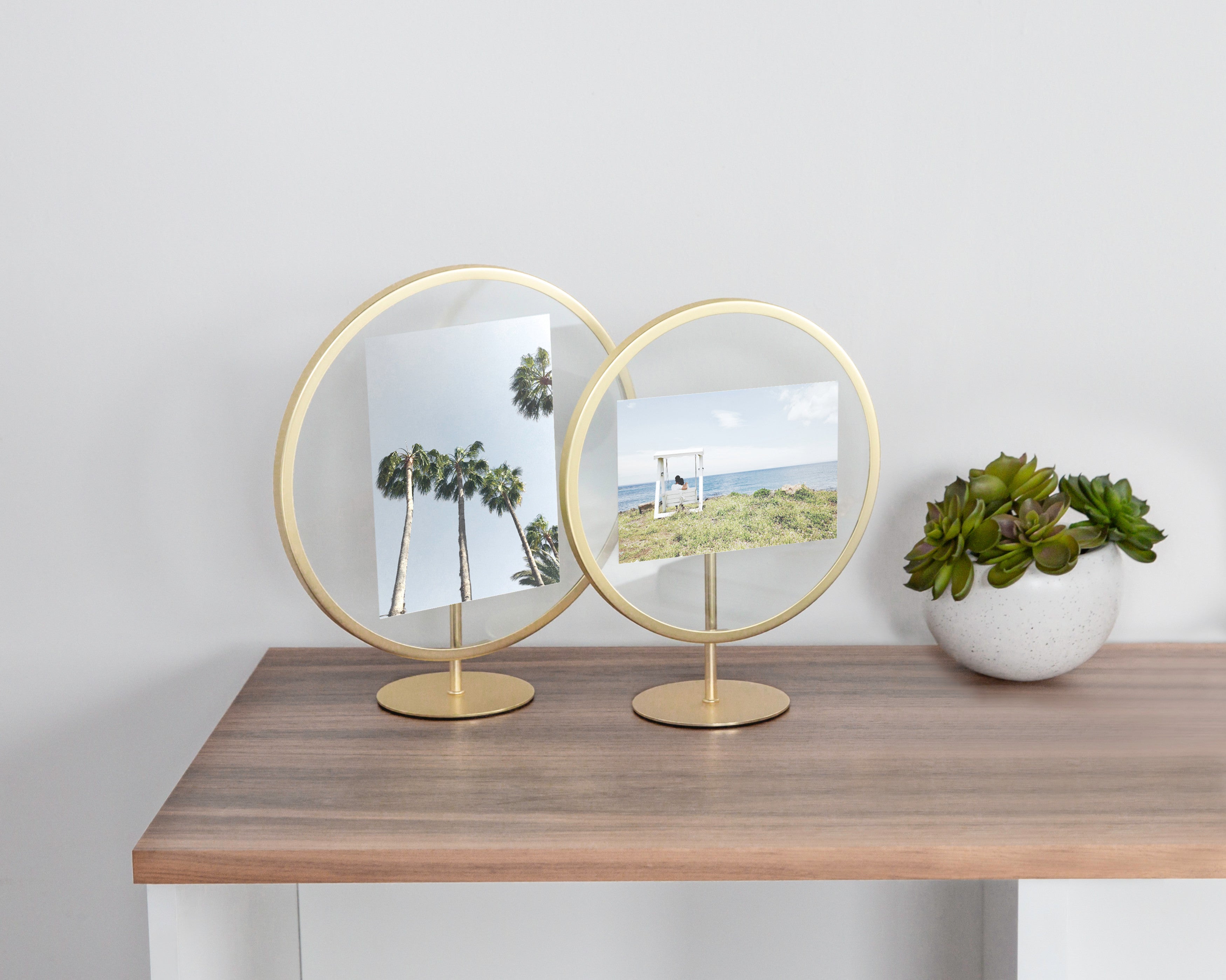 Umbra picture deals frame brass