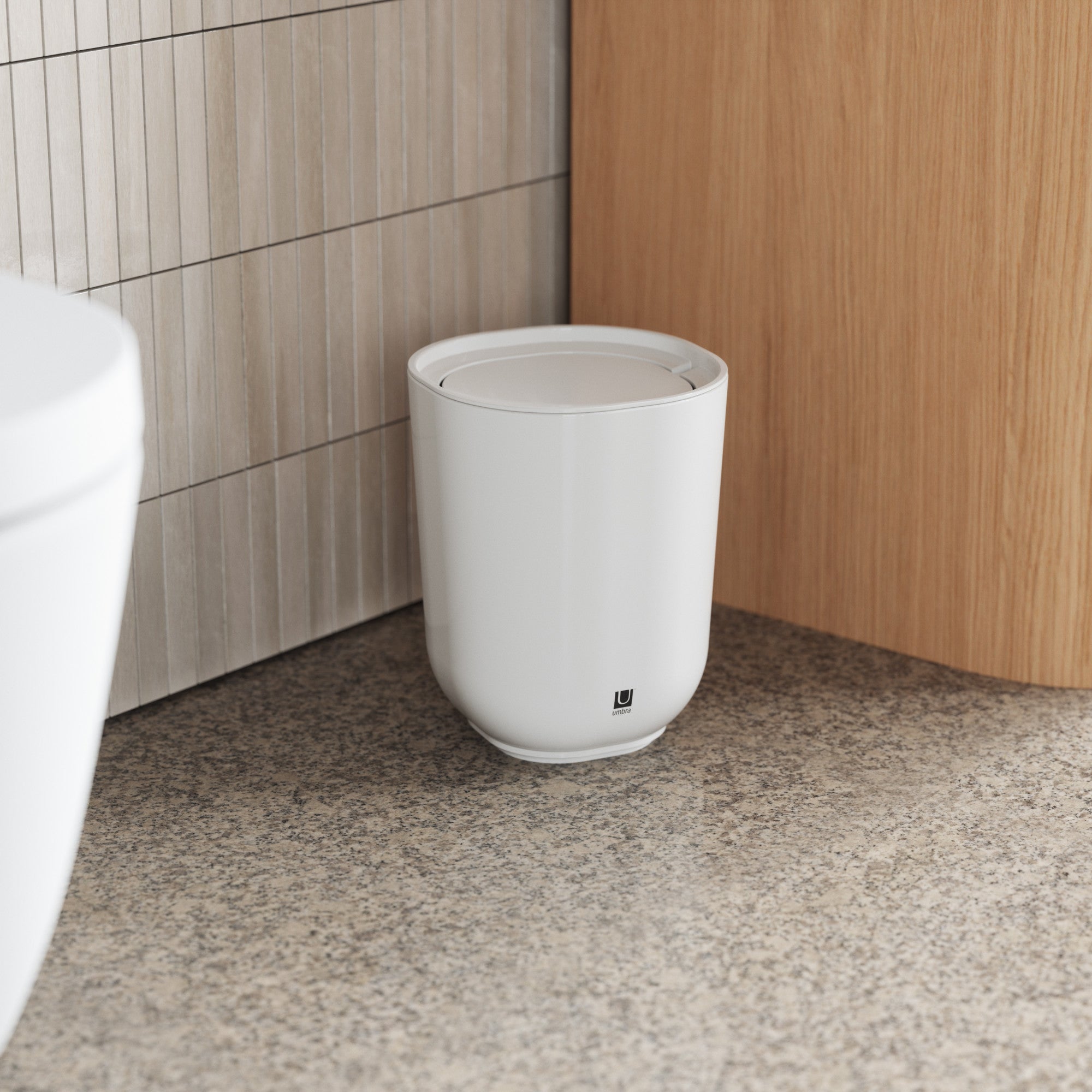 Umbra corsa bathroom deals trash can with lid